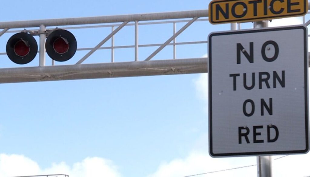 no_right_on_red